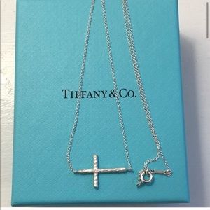 LOOKING FOR Tiffany Paloma Picasso Hammered Cross